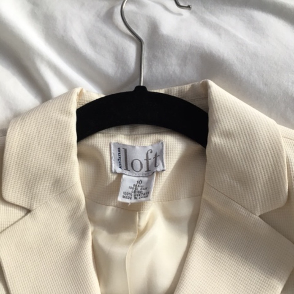 Ann Taylor Loft - 3 pc silk suit Ivory/Cream - Picture 8 of 8